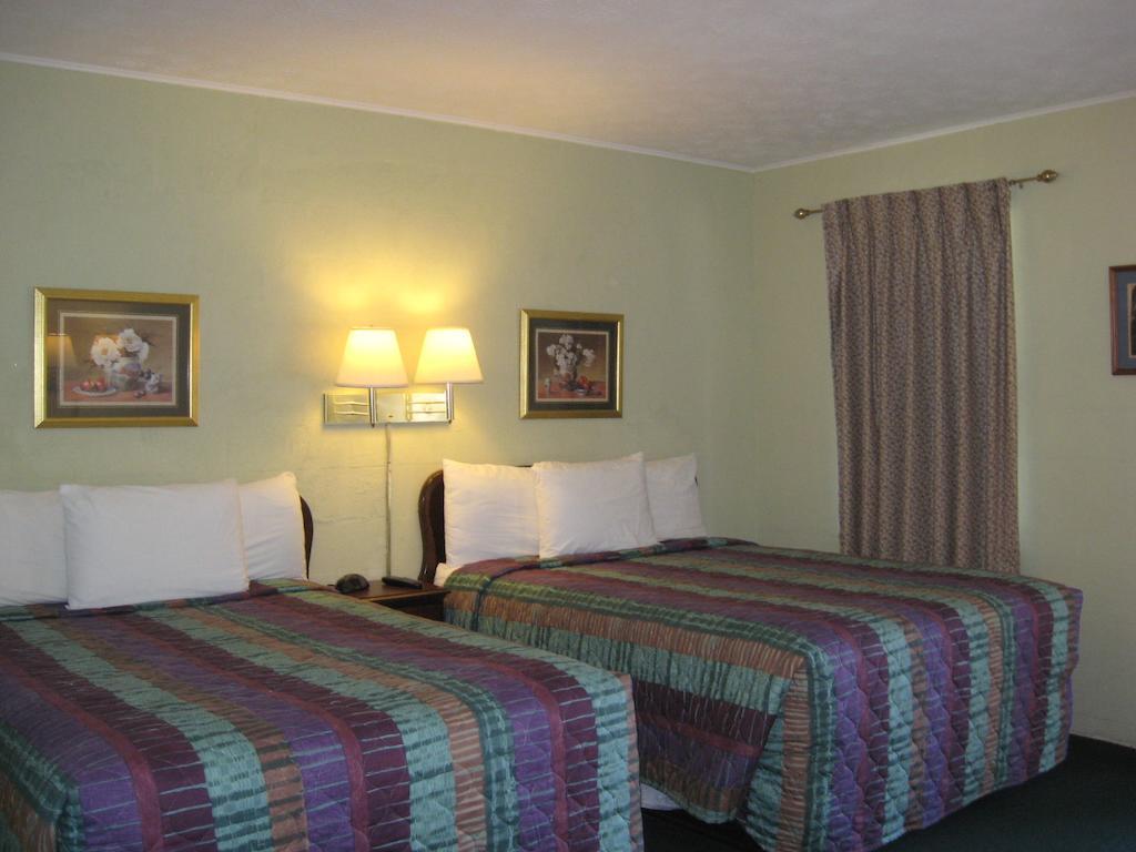 White Columns Motel Pine Mountain  Chambre photo