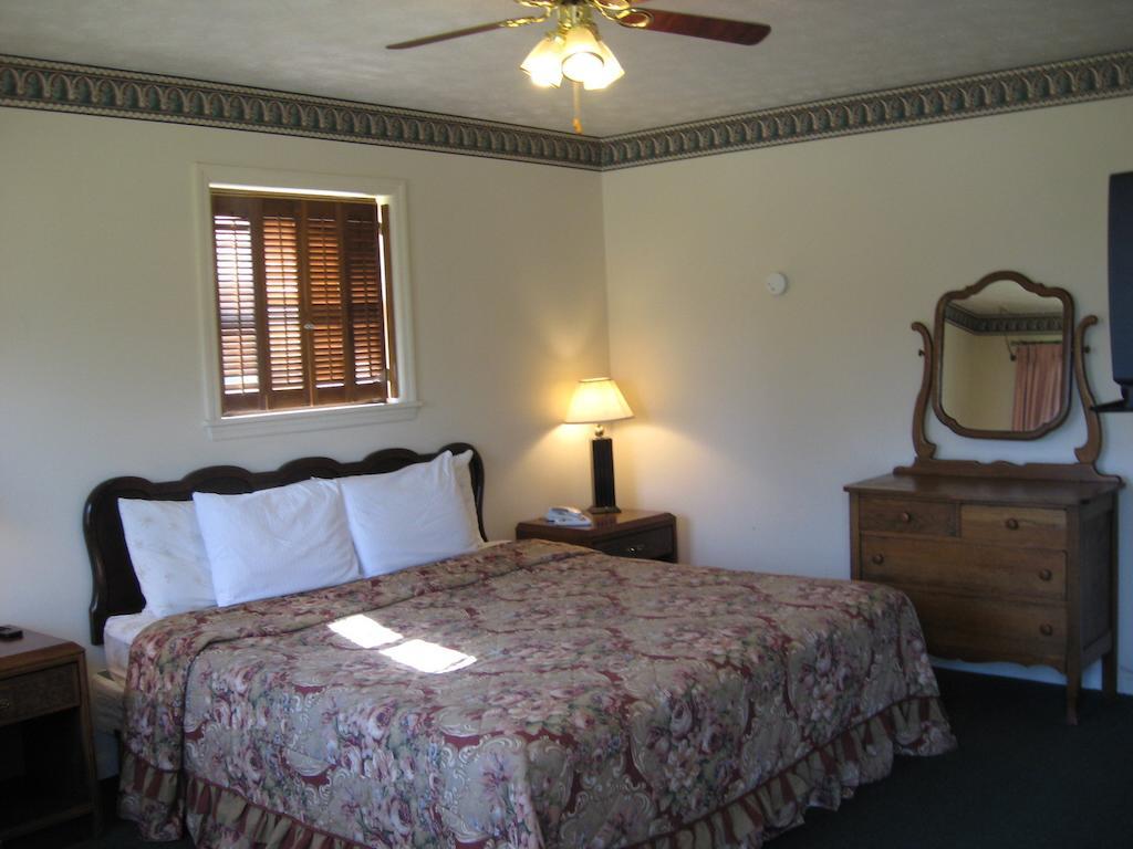 White Columns Motel Pine Mountain  Chambre photo